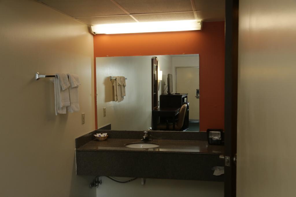 Theroff'S Motel Washington Exteriör bild
